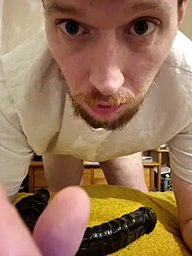 Snapshot of gazb90 chatting on 10-04-25, 11:39 gazb90 online show from 10-04-25, 11:39