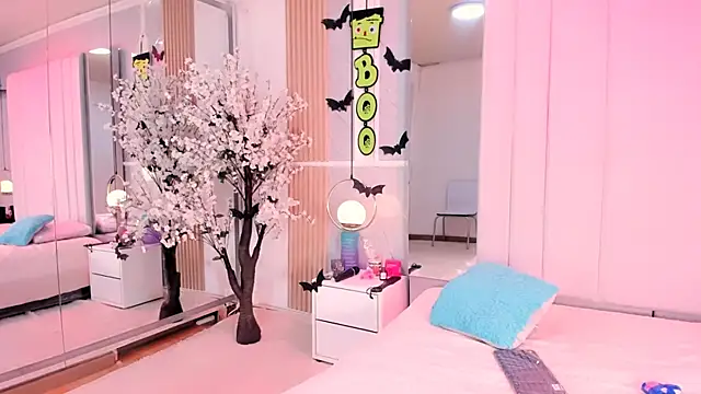 EmmaWilliam1 online show from 10-08-25, 05:20