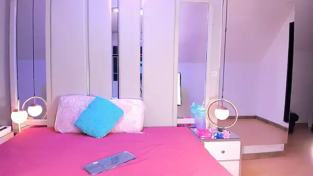 EmmaWilliam1 online show from 09-30-25, 05:46