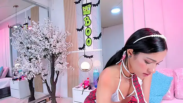 EmmaWilliam1 online show from 10-04-25, 06:48