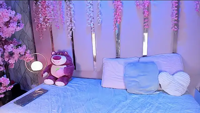 EmmaWilliam1 online show from 04-15-26, 05:24