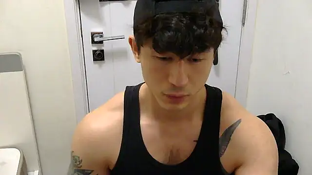 Snapshot of natenatejosh chatting on 10-21-25, 11:31 natenatejosh online show from 10-21-25, 11:31