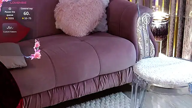 oliviathea online show from 11-07-25, 02:16