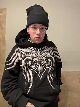 Snapshot of robin_bones chatting on 11-11-25, 03:34 robin bones online show from 11-11-25, 03:34