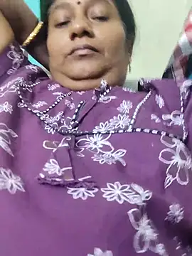 Snapshot of papukurty chatting on 06-08-26, 02:39 papukurty online show from 06-08-26, 02:39