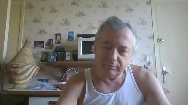 Snapshot of gegevincent chatting on 06-15-26, 07:41 gegevincent online show from 06-15-26, 07:41