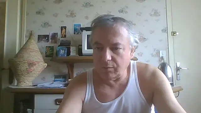Snapshot of gegevincent chatting on 04-23-26, 12:29 gegevincent online show from 04-23-26, 12:29