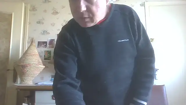 Snapshot of gegevincent chatting on 04-08-26, 11:12 gegevincent online show from 04-08-26, 11:12