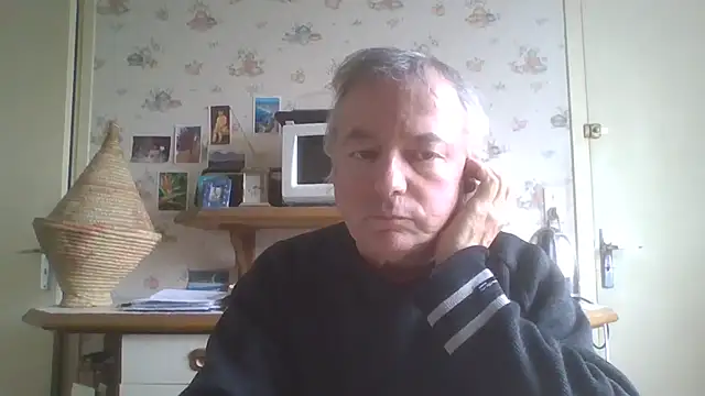 Snapshot of gegevincent chatting on 04-10-26, 10:55 gegevincent online show from 04-10-26, 10:55