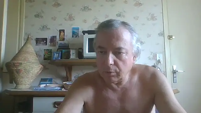 Snapshot of gegevincent chatting on 06-12-26, 02:59 gegevincent online show from 06-12-26, 02:59