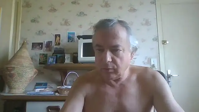 Snapshot of gegevincent chatting on 06-18-26, 08:46 gegevincent online show from 06-18-26, 08:46