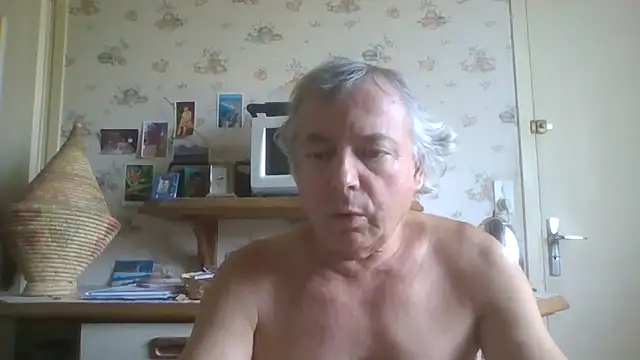 Snapshot of gegevincent chatting on 07-01-26, 12:38 gegevincent online show from 07-01-26, 12:38