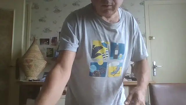 Snapshot of gegevincent chatting on 06-08-26, 09:54 gegevincent online show from 06-08-26, 09:54