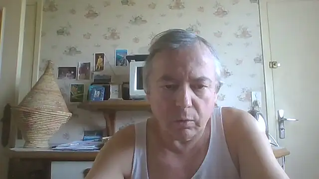 Snapshot of gegevincent chatting on 03-27-26, 01:23 gegevincent online show from 03-27-26, 01:23