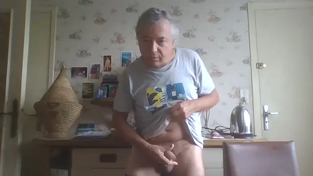 Snapshot of gegevincent chatting on 06-02-26, 10:37 gegevincent online show from 06-02-26, 10:37