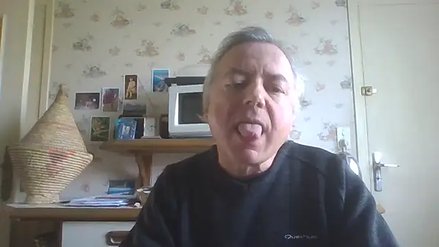 Snapshot of gegevincent chatting on 04-21-26, 10:55 gegevincent online show from 04-21-26, 10:55