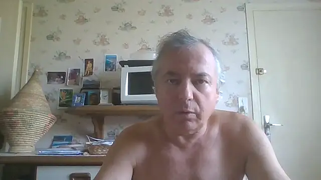 Snapshot of gegevincent chatting on 06-26-26, 10:43 gegevincent online show from 06-26-26, 10:43