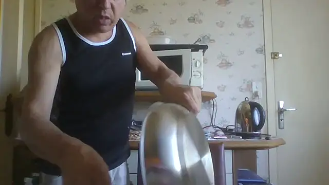 Snapshot of gegevincent chatting on 06-14-26, 10:27 gegevincent online show from 06-14-26, 10:27