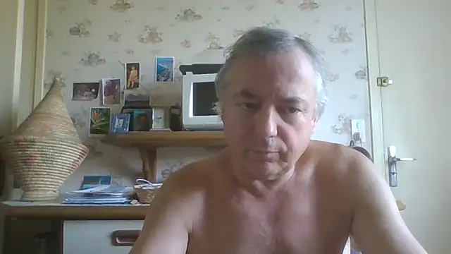 Snapshot of gegevincent chatting on 06-19-26, 09:26 gegevincent online show from 06-19-26, 09:26