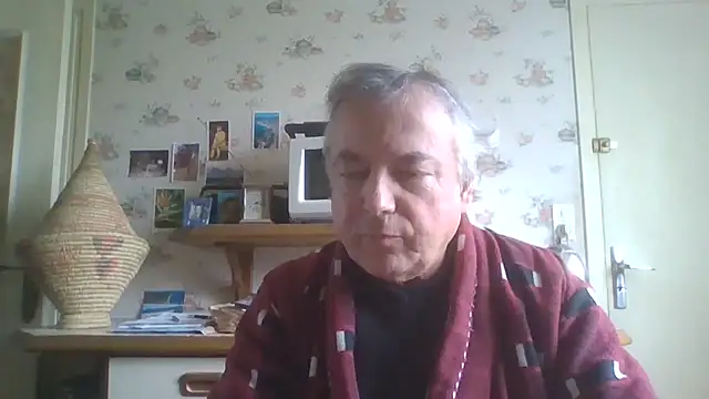 Snapshot of gegevincent chatting on 05-06-26, 11:25 gegevincent online show from 05-06-26, 11:25