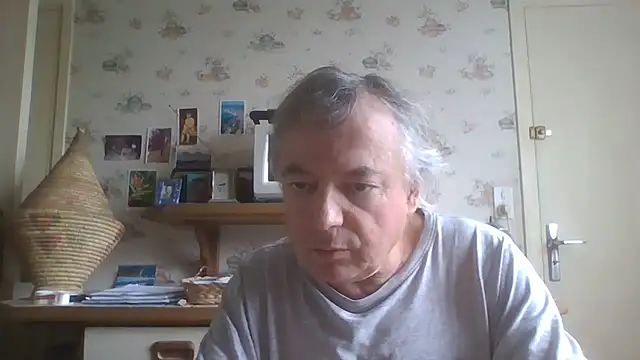 Snapshot of gegevincent chatting on 06-06-26, 01:49 gegevincent online show from 06-06-26, 01:49