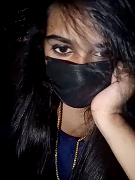 umairahaasan 1 online show from 10-31-25, 10:12