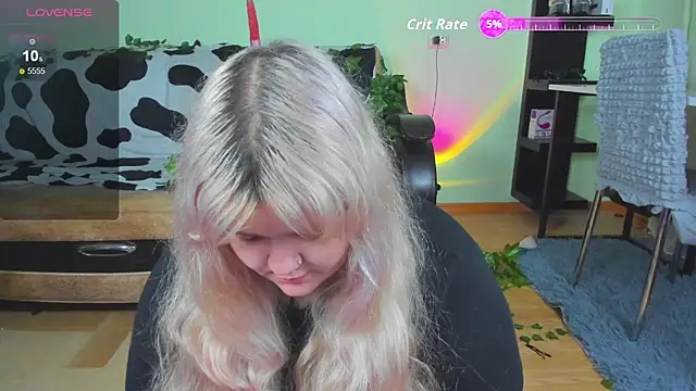 Snapshot of _CandyM1lky_ chatting on 09-12-25, 06:46 CandyM1lky online show from 09-12-25, 06:46