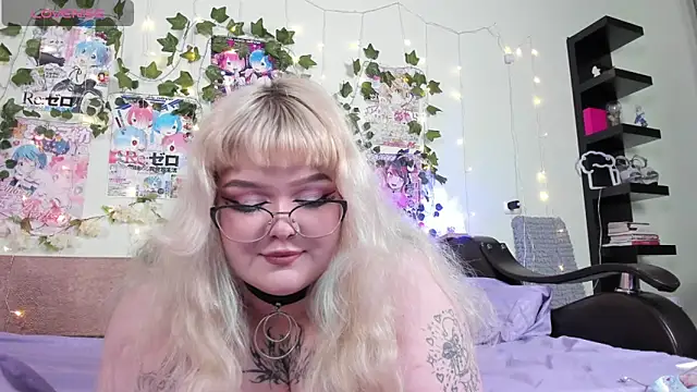  CandyM1lky  online show from 03-20-26, 07:09