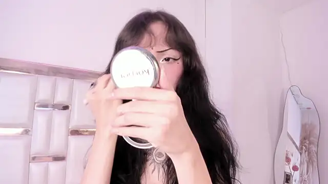 Snapshot of MaddieStark chatting on 11-05-25, 04:43 MaddieStark online show from 11-05-25, 04:43