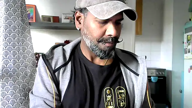 frenchblackc31 online show from 05-13-26, 08:43
