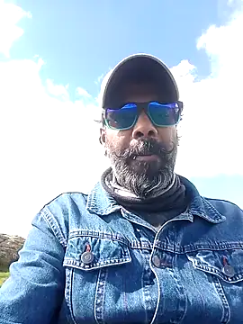 frenchblackc31 online show from 05-10-26, 03:03