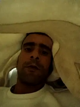 Snapshot of SlipperyEssay chatting on 11-20-25, 08:31 SlipperyEssay online show from 11-20-25, 08:31