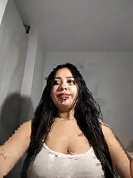 Snapshot of Damii_001 chatting on 10-18-25, 02:57 Damii 001 online show from 10-18-25, 02:57