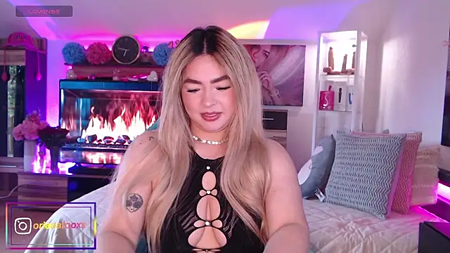 OriannaFox online show from 05-17-26, 05:24