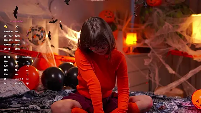 Julia PR0 online show from 10-31-25, 06:32