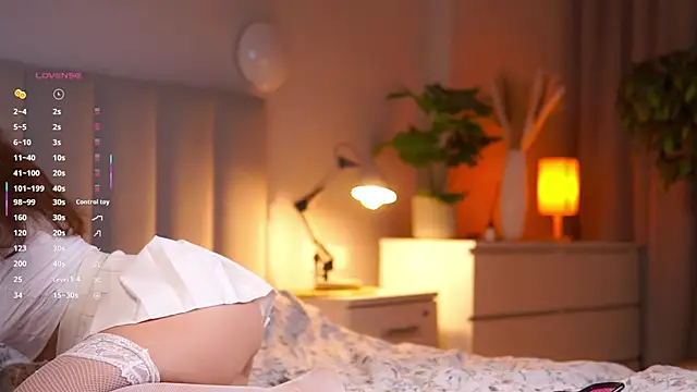 Julia PR0 online show from 12-04-25, 05:06