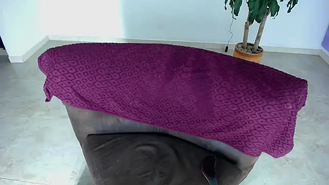 Snapshot of my_devil0 chatting on 10-12-25, 10:22 my devil0 online show from 10-12-25, 10:22