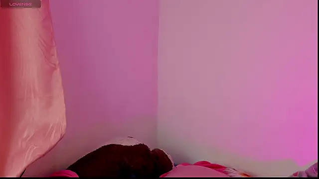 Alanaloiiss  online show from 03-06-26, 03:56