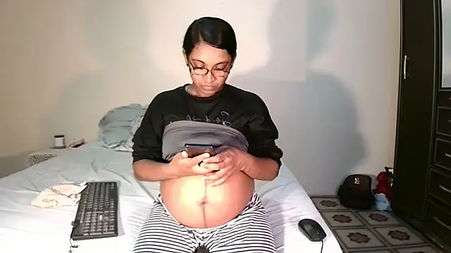 Snapshot of indiansweetflava chatting on 04-24-26, 11:56 indiansweetflava online show from 04-24-26, 11:56