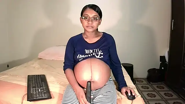 Snapshot of indiansweetflava chatting on 05-13-26, 06:59 indiansweetflava online show from 05-13-26, 06:59
