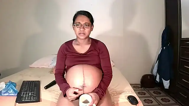 Snapshot of indiansweetflava chatting on 05-20-26, 04:09 indiansweetflava online show from 05-20-26, 04:09