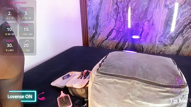 MiiaaCollinss online show from 12-04-25, 04:06