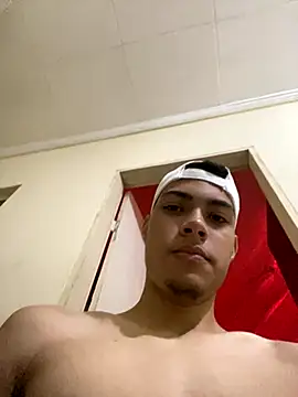 Snapshot of henrycoutto chatting on 10-06-25, 02:35 henrycoutto online show from 10-06-25, 02:35