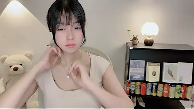 Snapshot of Onechestnut chatting on 06-25-26, 04:10 Onechestnut online show from 06-25-26, 04:10