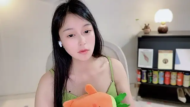 Snapshot of Onechestnut chatting on 04-04-26, 04:46 Onechestnut online show from 04-04-26, 04:46
