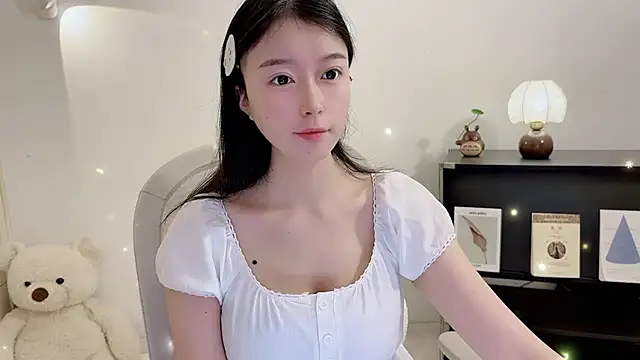 Onechestnut online show from 11-26-25, 06:24