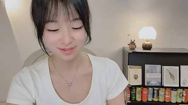 Snapshot of Onechestnut chatting on 05-30-26, 09:37 Onechestnut online show from 05-30-26, 09:37