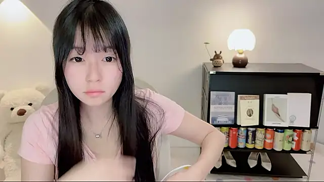Snapshot of Onechestnut chatting on 06-26-26, 04:07 Onechestnut online show from 06-26-26, 04:07