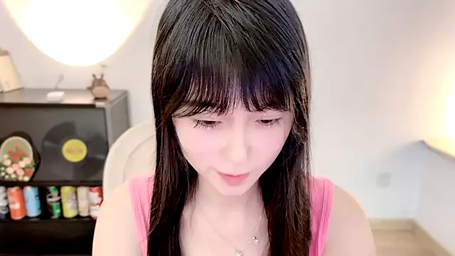 Snapshot of Onechestnut chatting on 07-14-26, 12:22 Onechestnut online show from 07-14-26, 12:22
