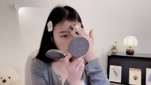 Onechestnut online show from 11-23-25, 07:07